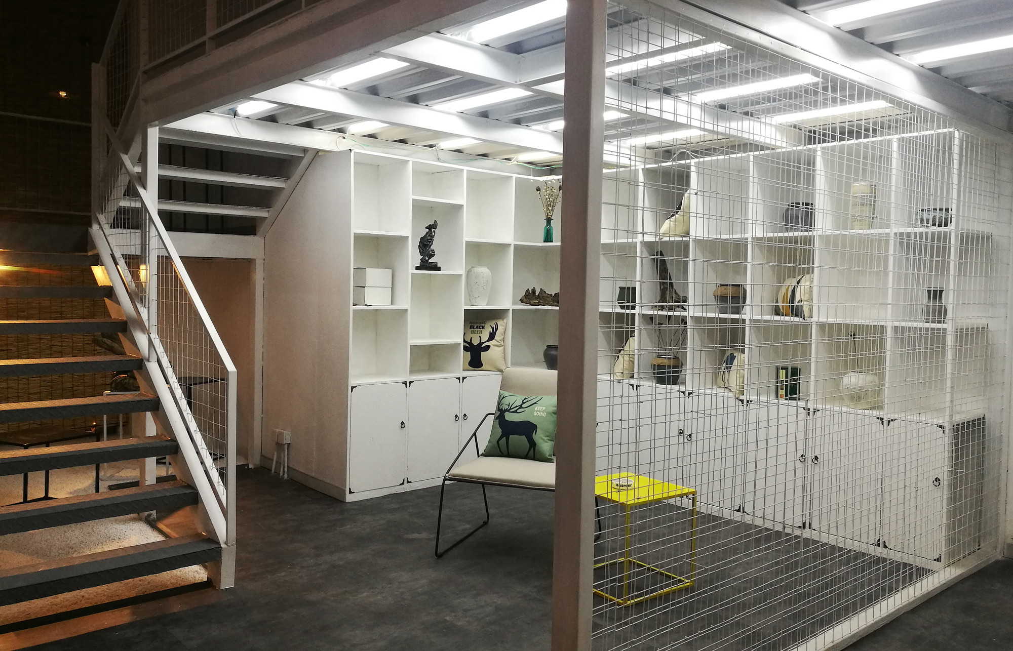 浦東新區(qū)160平辦公室裝修工業(yè)混搭風(fēng)格設(shè)計(jì)-第2張圖片-上海古都建筑設(shè)計(jì)集團(tuán) 浦東新區(qū)160平辦公室裝修工業(yè)混搭風(fēng)格設(shè)計(jì)-第2張圖片-上海古都建筑設(shè)計(jì)集團(tuán)