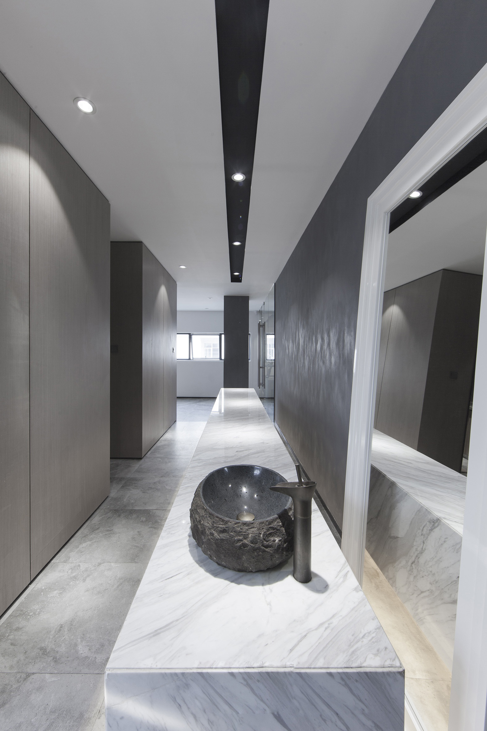 上海辦公室裝修空曠接待室裝修設(shè)計-第8張圖片-上海古都建筑設(shè)計集團(tuán) 上海辦公室裝修空曠接待室裝修設(shè)計-第8張圖片-上海古都建筑設(shè)計集團(tuán)