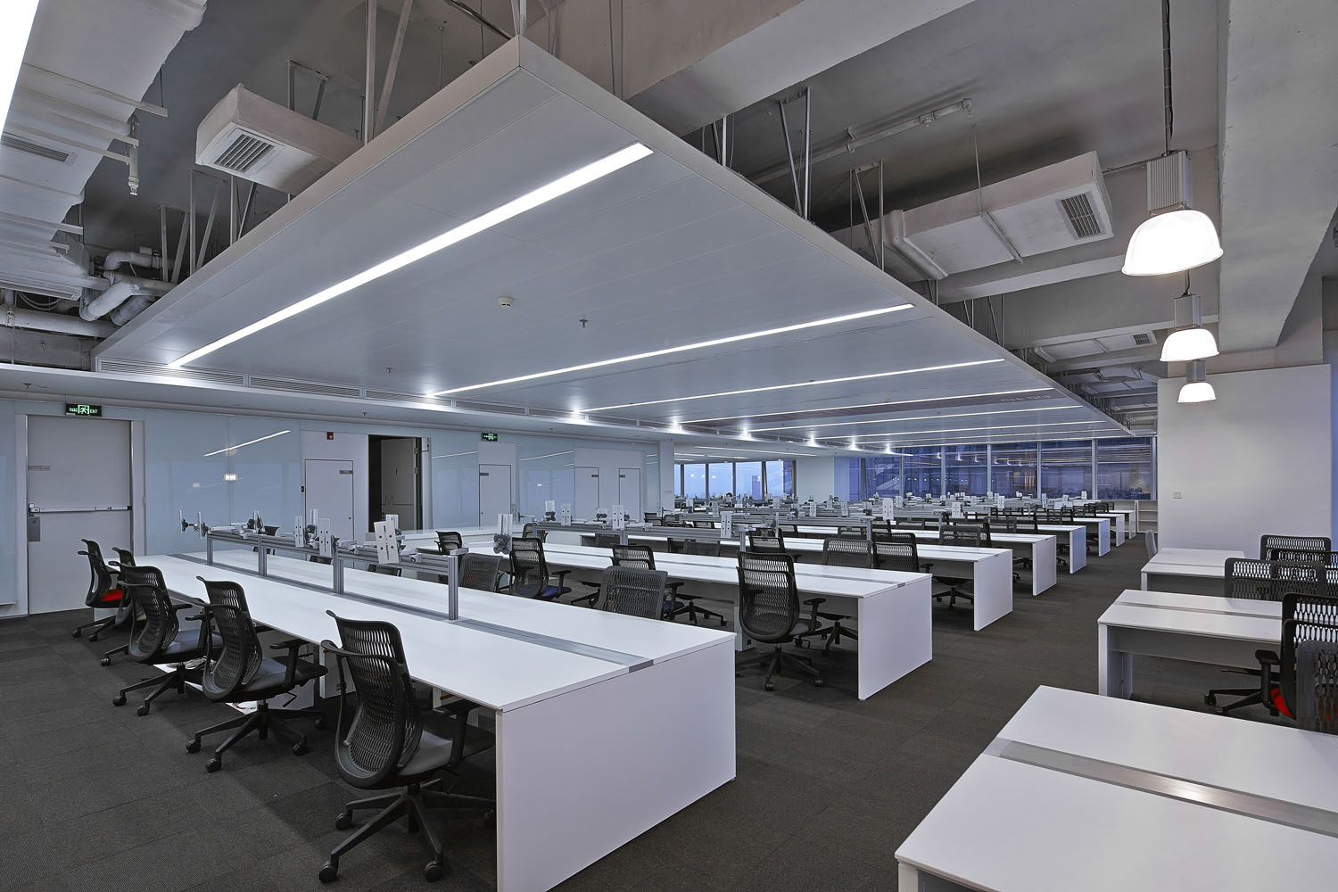 現(xiàn)代科技風(fēng)辦公室裝修設(shè)計效果圖-第9張圖片-上海古都建筑設(shè)計集團(tuán) 現(xiàn)代科技風(fēng)辦公室裝修設(shè)計效果圖-第9張圖片-上海古都建筑設(shè)計集團(tuán)