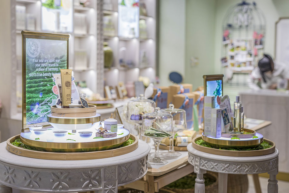 上?；瘖y品辦公室裝修設(shè)計-第1張圖片-上海古都建筑設(shè)計集團(tuán)