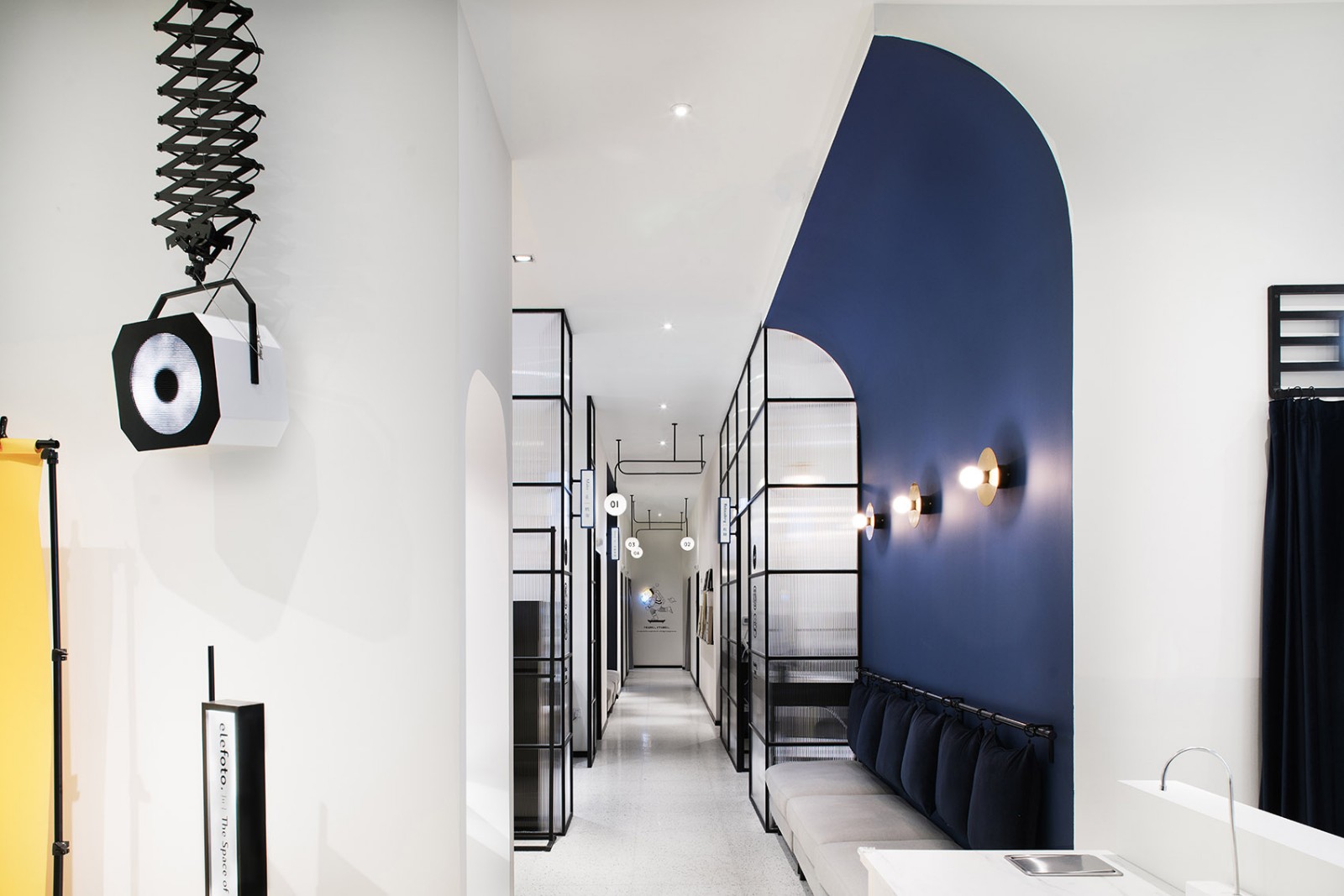 簡約攝影店裝修設(shè)計(jì)-第2張圖片-上海古都建筑設(shè)計(jì)集團(tuán) 簡約攝影店裝修設(shè)計(jì)-第2張圖片-上海古都建筑設(shè)計(jì)集團(tuán)