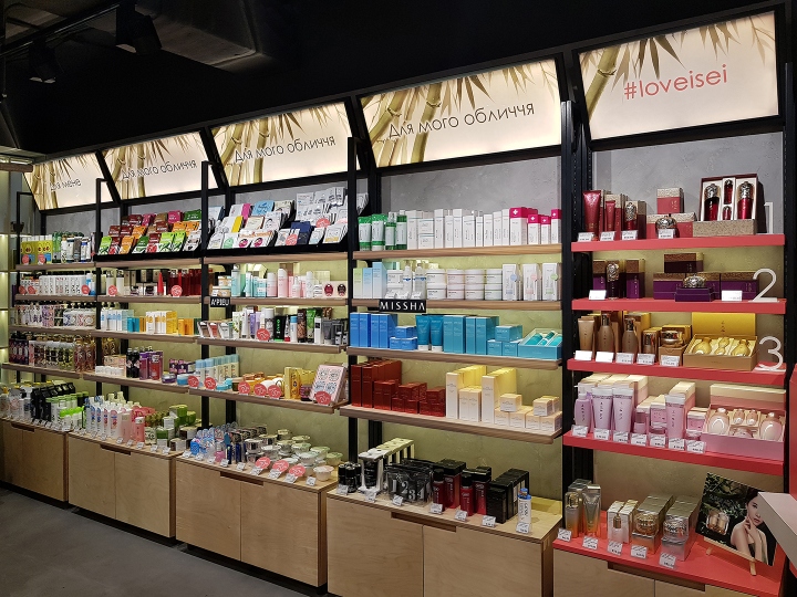 清新簡(jiǎn)約風(fēng)格化妝品店裝修設(shè)計(jì)-第4張圖片-上海古都建筑設(shè)計(jì)集團(tuán) 清新簡(jiǎn)約風(fēng)格化妝品店裝修設(shè)計(jì)-第4張圖片-上海古都建筑設(shè)計(jì)集團(tuán)