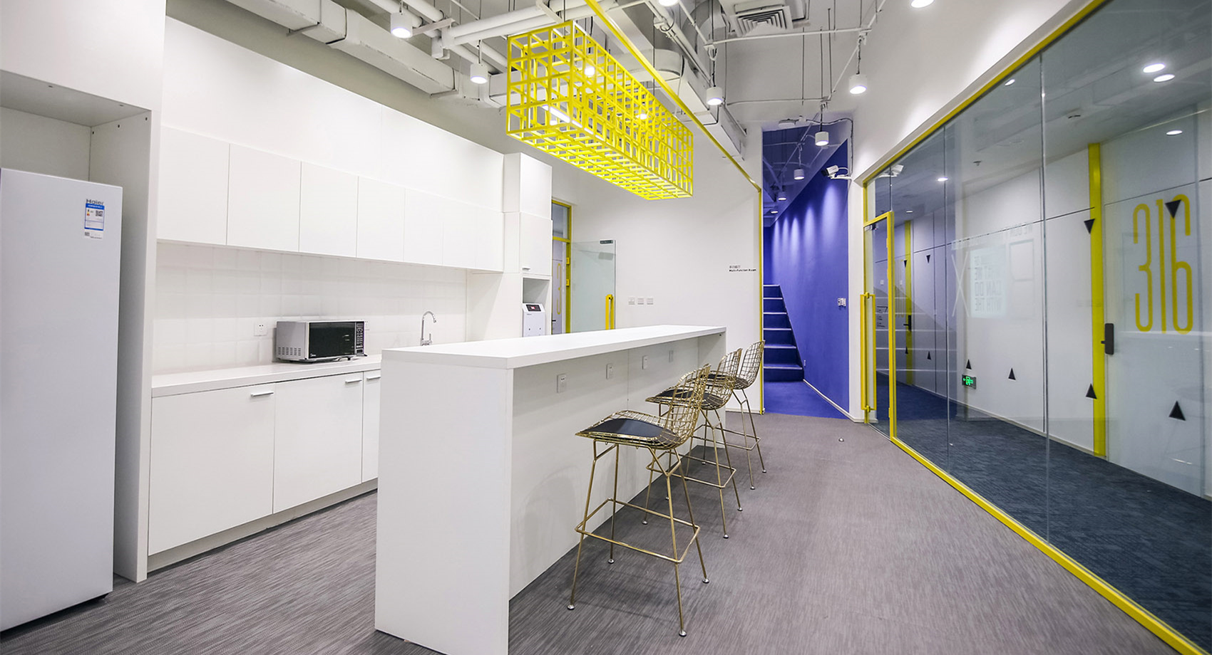 時尚簡約公共辦公空間裝修設(shè)計(jì)-第1張圖片-上海古都建筑設(shè)計(jì)集團(tuán) 時尚簡約公共辦公空間裝修設(shè)計(jì)-第1張圖片-上海古都建筑設(shè)計(jì)集團(tuán)