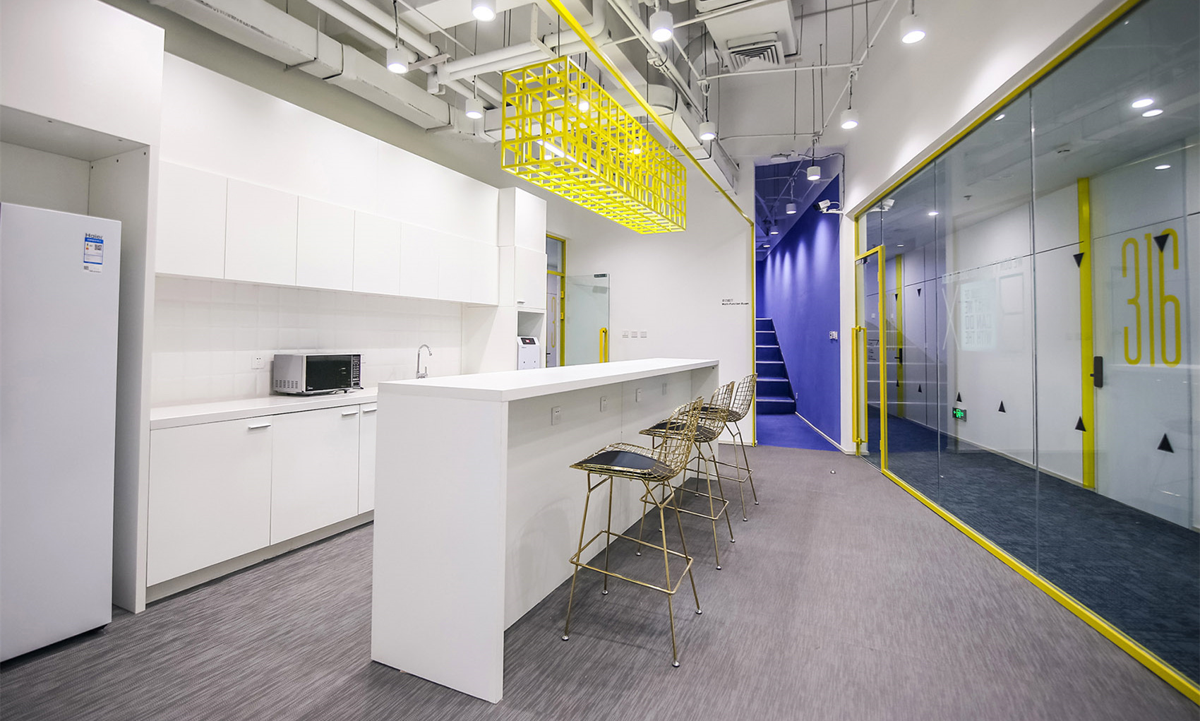 工業(yè)建筑風(fēng)格辦公室裝修設(shè)計-第2張圖片-上海古都建筑設(shè)計集團(tuán)