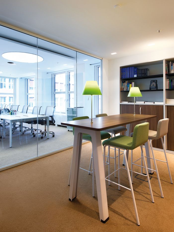 藥業(yè)公司辦公室設(shè)計(jì)布局方案-辦公室裝修設(shè)計(jì)效果圖-第5張圖片-上海古都建筑設(shè)計(jì)集團(tuán)